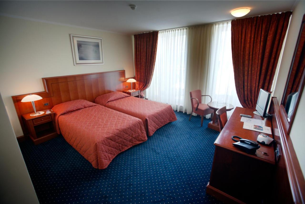 Savus Hotel 4*